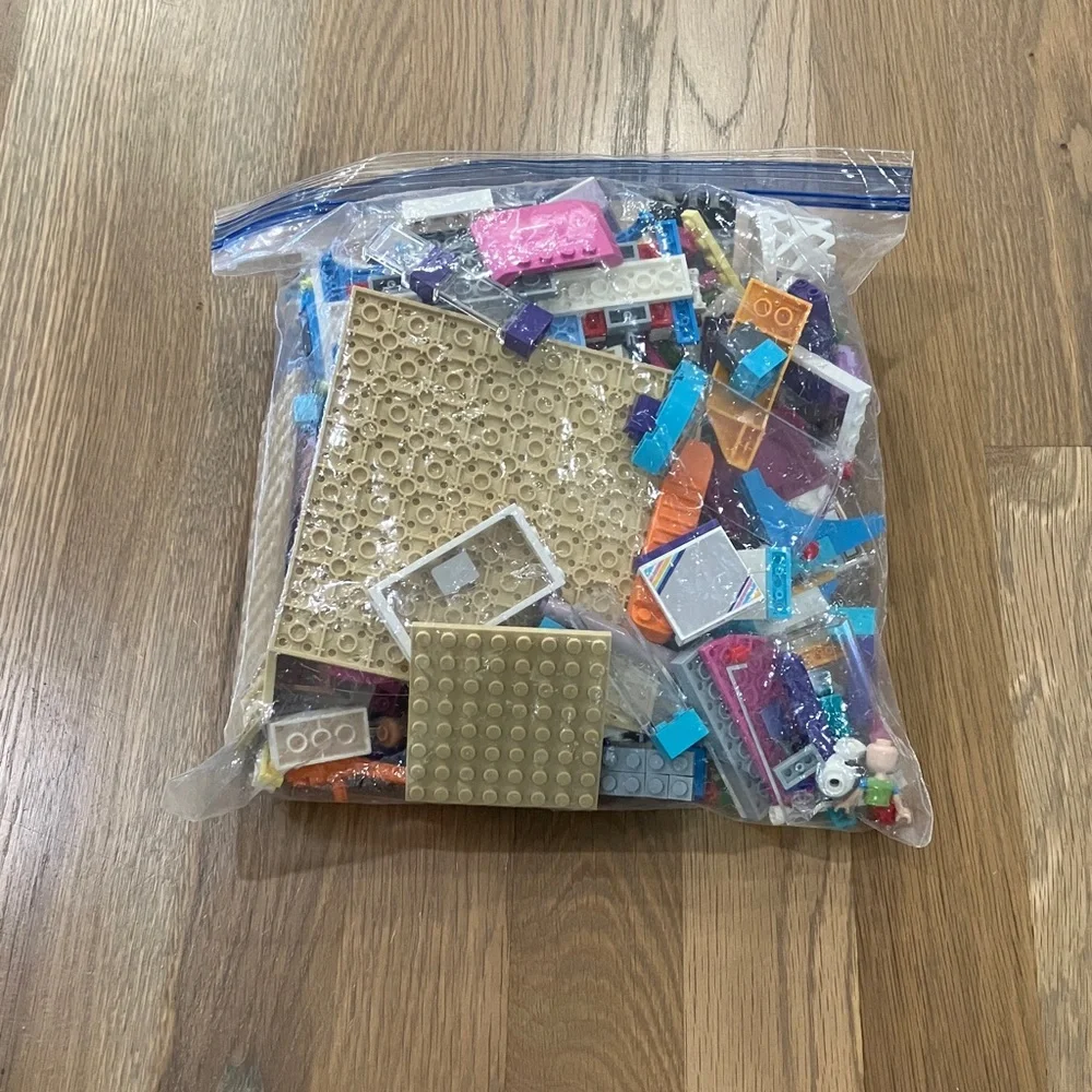 Lego Friends Lot & Other Legos - 8 Pounds of Lego